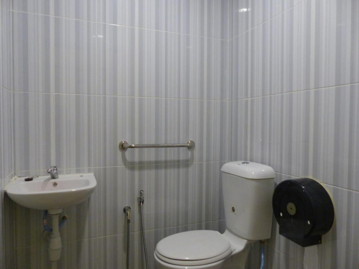 Comma Hotel Bandar Saujana Putra Zewnętrze zdjęcie